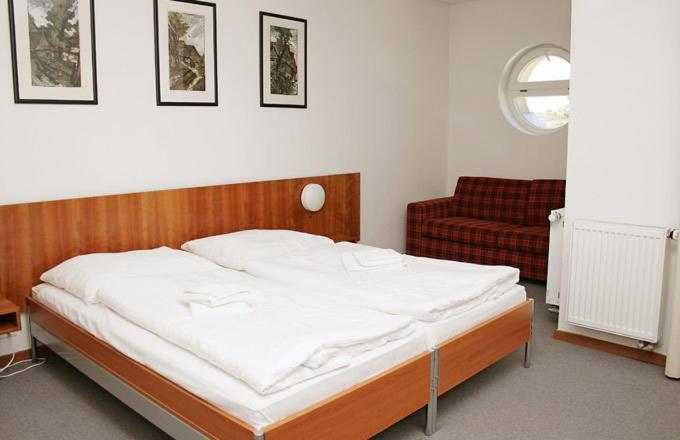 Hotel Maxim Svätý Jur المظهر الخارجي الصورة