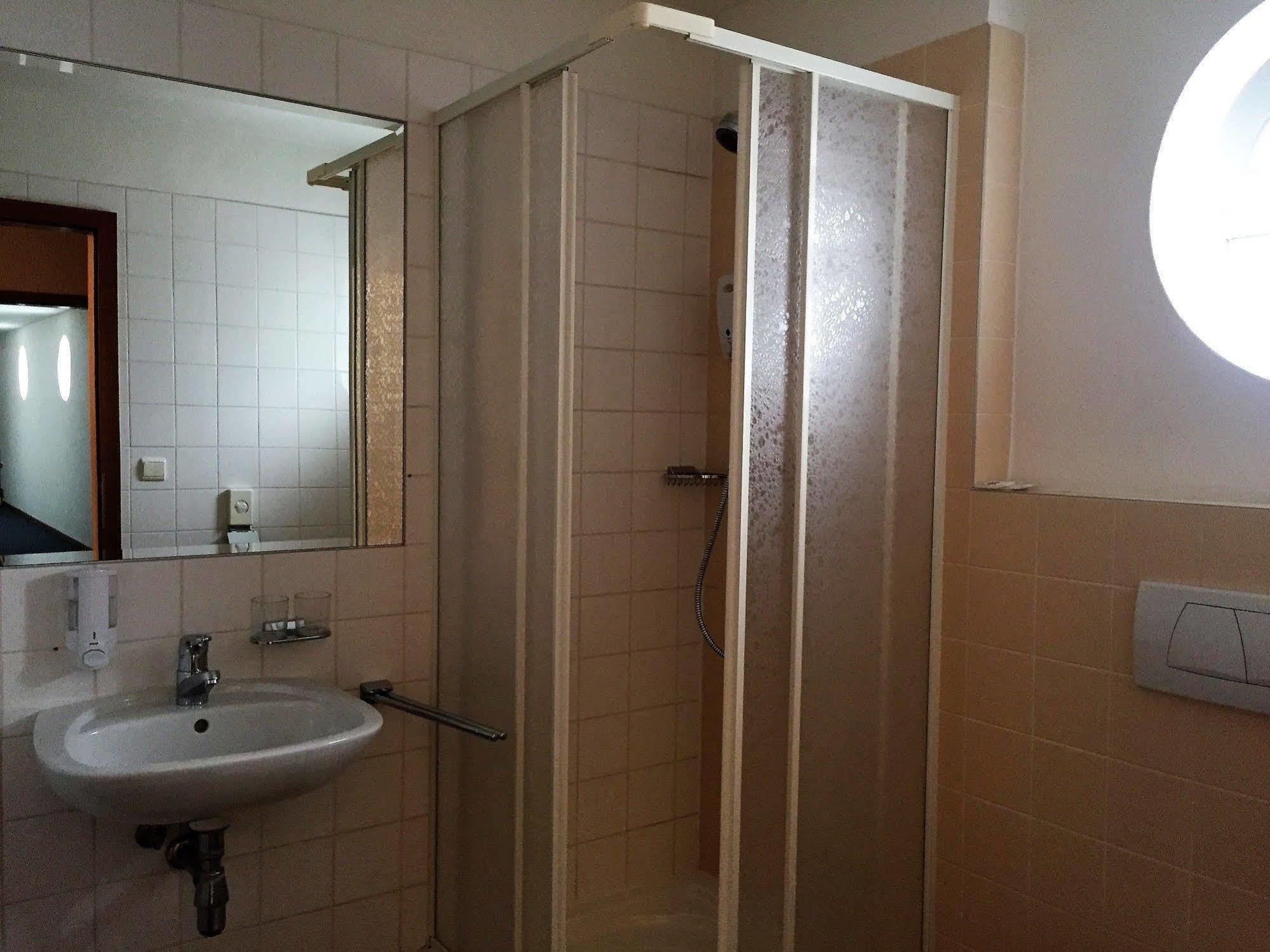 Hotel Maxim Svätý Jur المظهر الخارجي الصورة